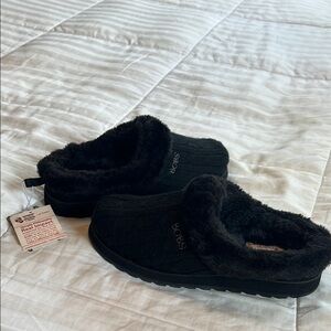 Skechers Black Faux Fur Slippers